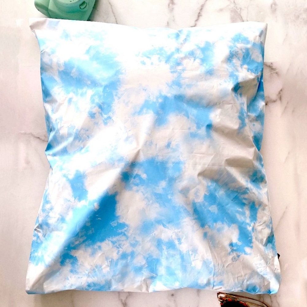 (10) 19x24 Cloud Tie Dye Poly Mailers